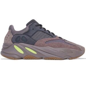 Yeezy Boost 700 Mauve
